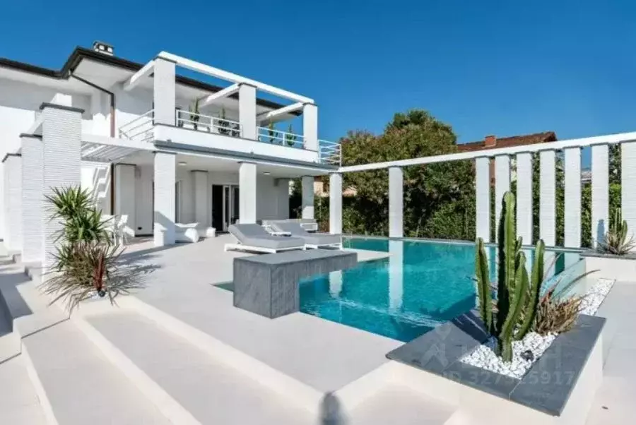 Дом в Краснодарский край, Сочи Звездная ул., 31/5 (350 м) - Фото 1