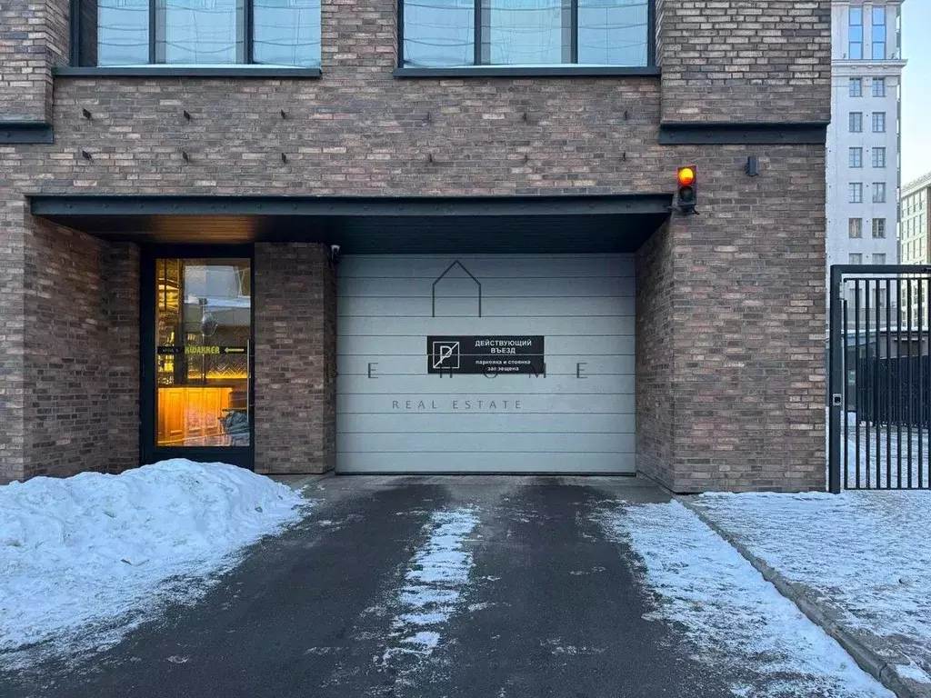 Гараж в Санкт-Петербург просп. Средний Васильевского острова, 83с2 (14 ... - Фото 1