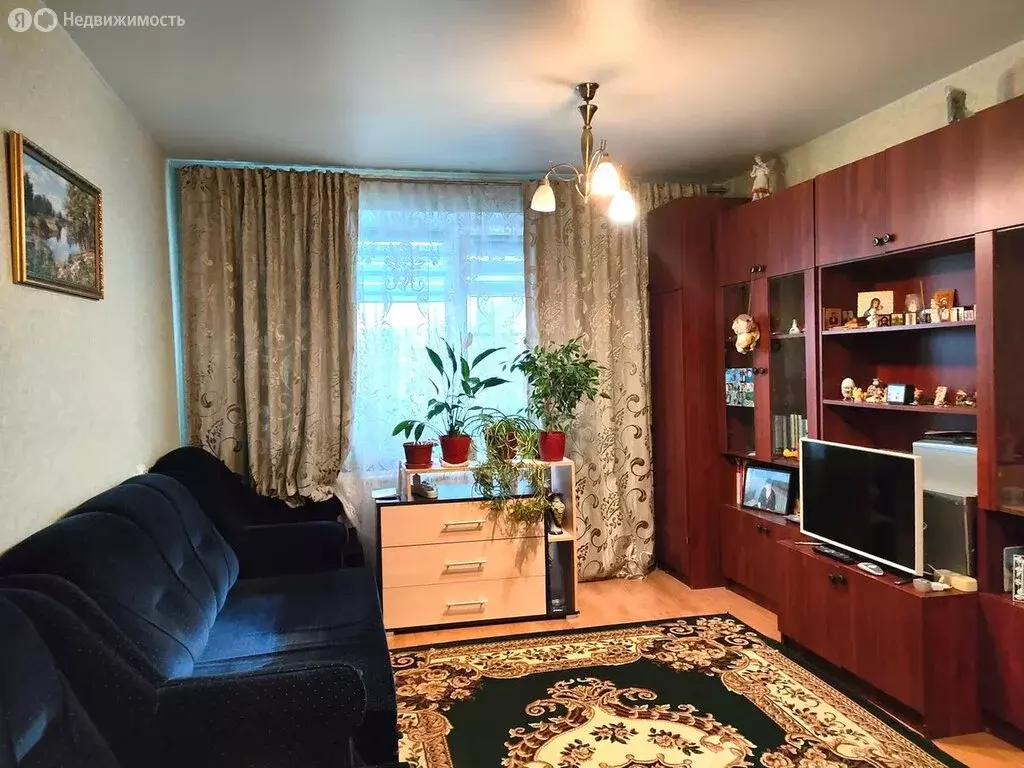 1к в 8-комнатной квартире (17.7 м) - Фото 0