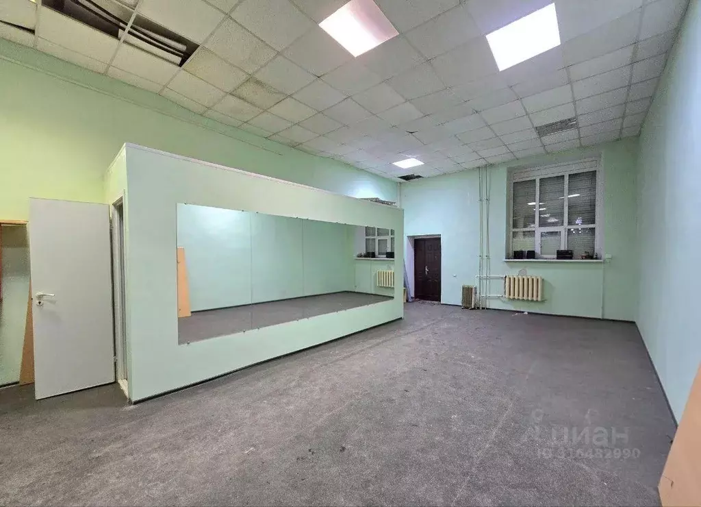 Помещение свободного назначения в Самарская область, Самара просп. ... - Фото 1