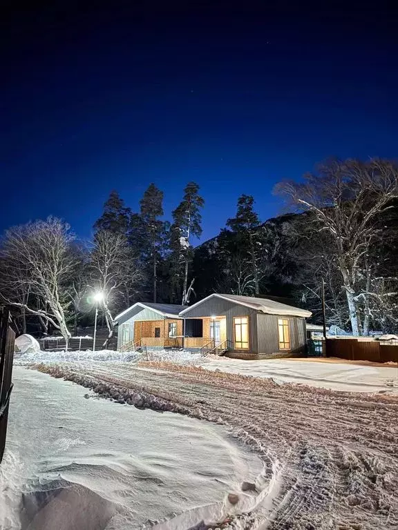 Дом в Карачаево-Черкесия, Теберда Карачаевский городской округ, ул. ... - Фото 1