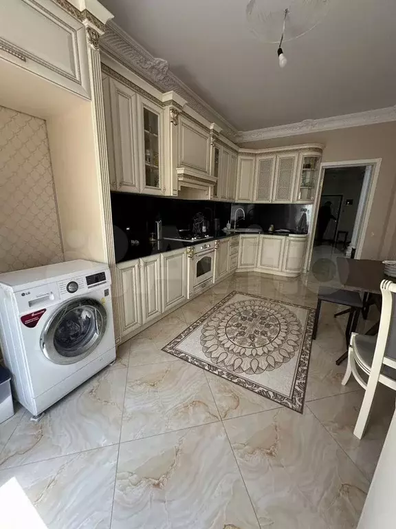 3-к. квартира, 117 м, 10/11 эт. - Фото 0