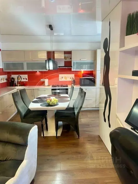 3-к кв. Калининградская область, Калининград ул. Толбухина, 4 (101.0 ... - Фото 1