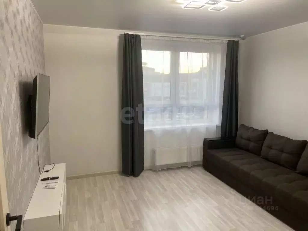 2-к кв. Удмуртия, Ижевск Удмуртская ул., 282 (56.3 м) - Фото 1