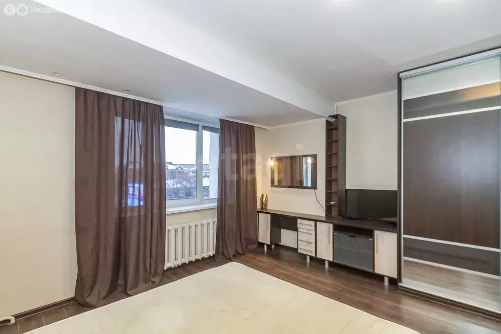2-комнатная квартира: Омск, улица Чкалова, 37 (77.3 м) - Фото 0