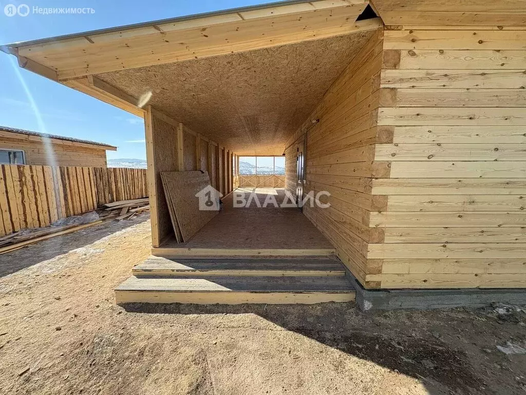 Дом в село Нижний Саянтуй, ДНТ Багульник, 3-й квартал, 408 (221.3 м) - Фото 1