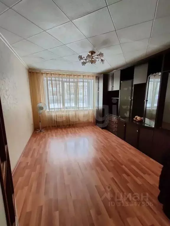 2-к кв. Кировская область, Кирово-Чепецк ул. Ленина, 16 (48.2 м) - Фото 0