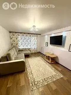 2-комнатная квартира: Заводоуковск, улица Дзержинского (50 м) - Фото 1