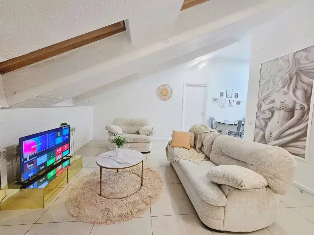 2-к кв. Татарстан, Казань ул. Карла Маркса, 5 (66.0 м) - Фото 2