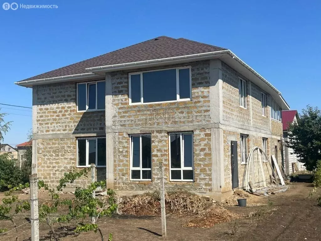 Дом в Симферопольский район, село Укромное (306 м) - Фото 1