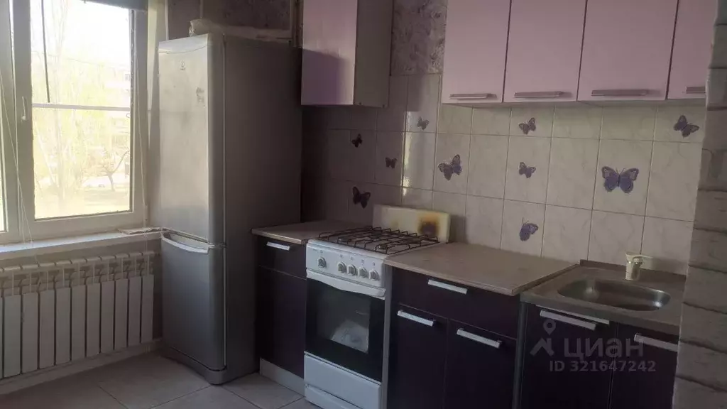 4-к кв. Волгоградская область, Средняя Ахтуба рп ул. Сибирская, 1 ... - Фото 0