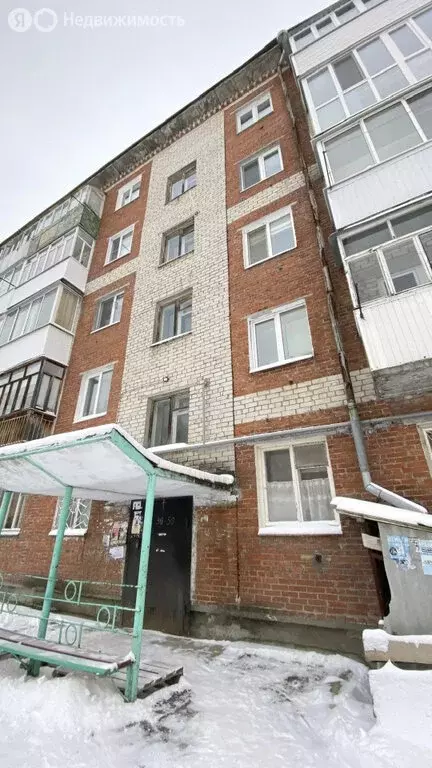 2-комнатная квартира: посёлок городского типа Малышева, улица ... - Фото 1