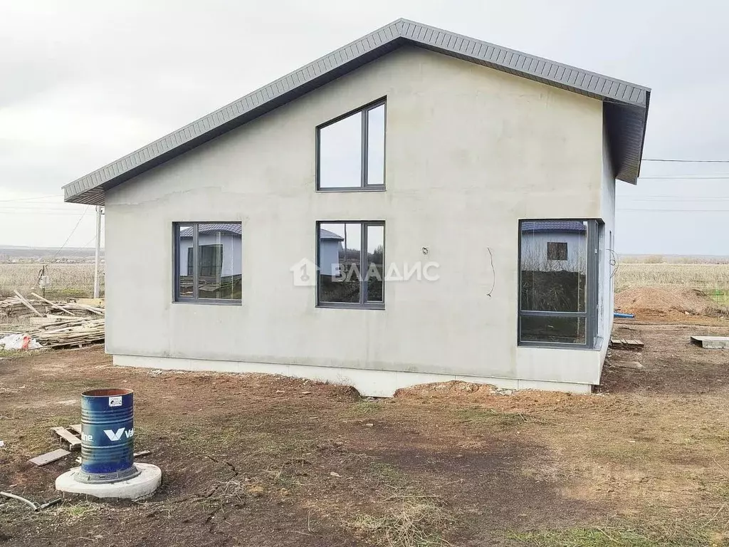 Дом в Башкортостан, Стерлитамакский район, Казадаевский сельсовет, с. ... - Фото 1