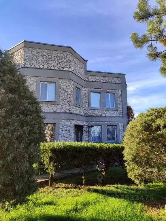 Дом в Крым, Сакский район, Ореховское с/пос, с. Михайловка пер. ... - Фото 1