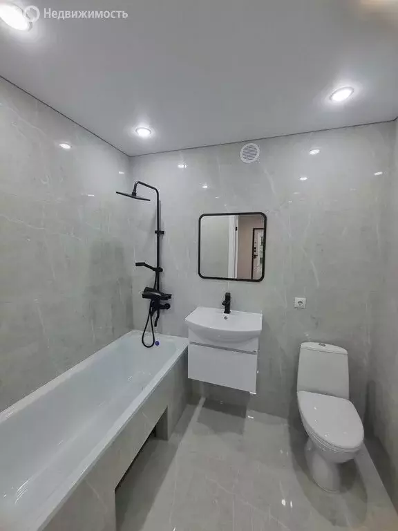 2-комнатная квартира: Саратов, Новоузенская улица, 200Д (64 м) - Фото 0