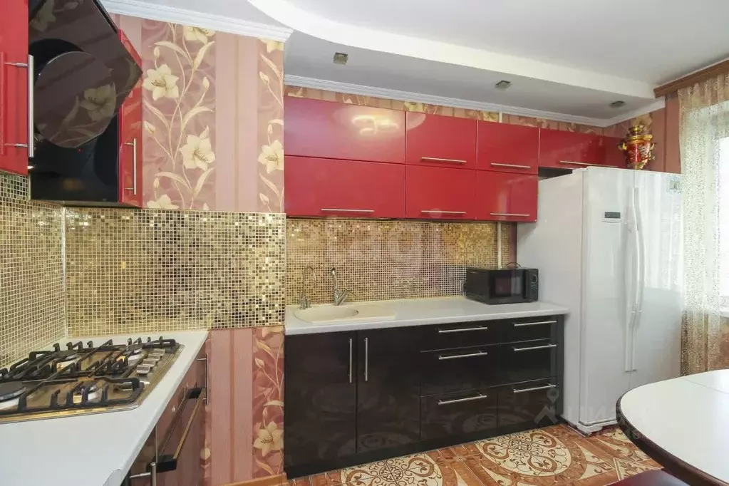 3-к кв. Омская область, Омск ул. 70 лет Октября, 14 (65.3 м) - Фото 1