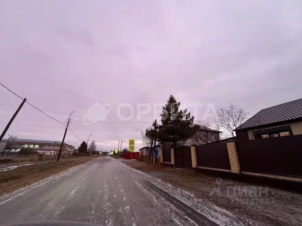 Участок в Тюменская область, Ялуторовский муниципальный округ, с. ... - Фото 1