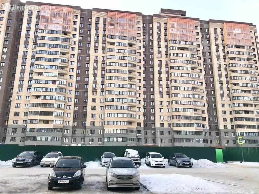 1-комнатная квартира: Тюмень, улица Тимофея Чаркова, 81 (27.7 м), Купить  квартиру в Тюмени, ID объекта - 30072456431