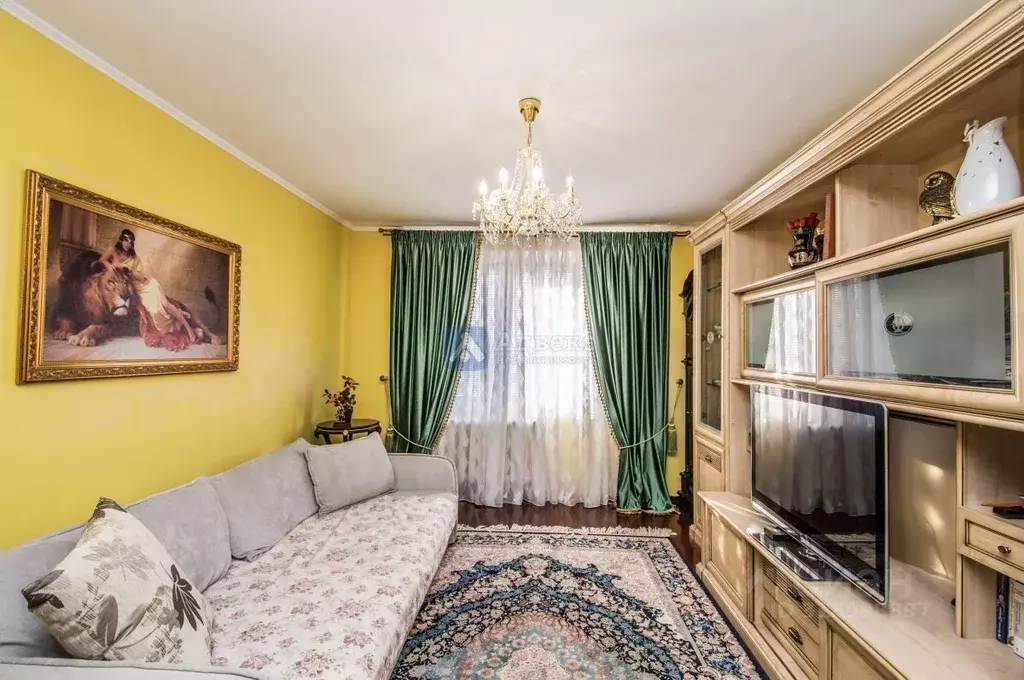 2-к кв. Тюменская область, Тюмень ул. Николая Семенова, 33 (62.4 м) - Фото 1