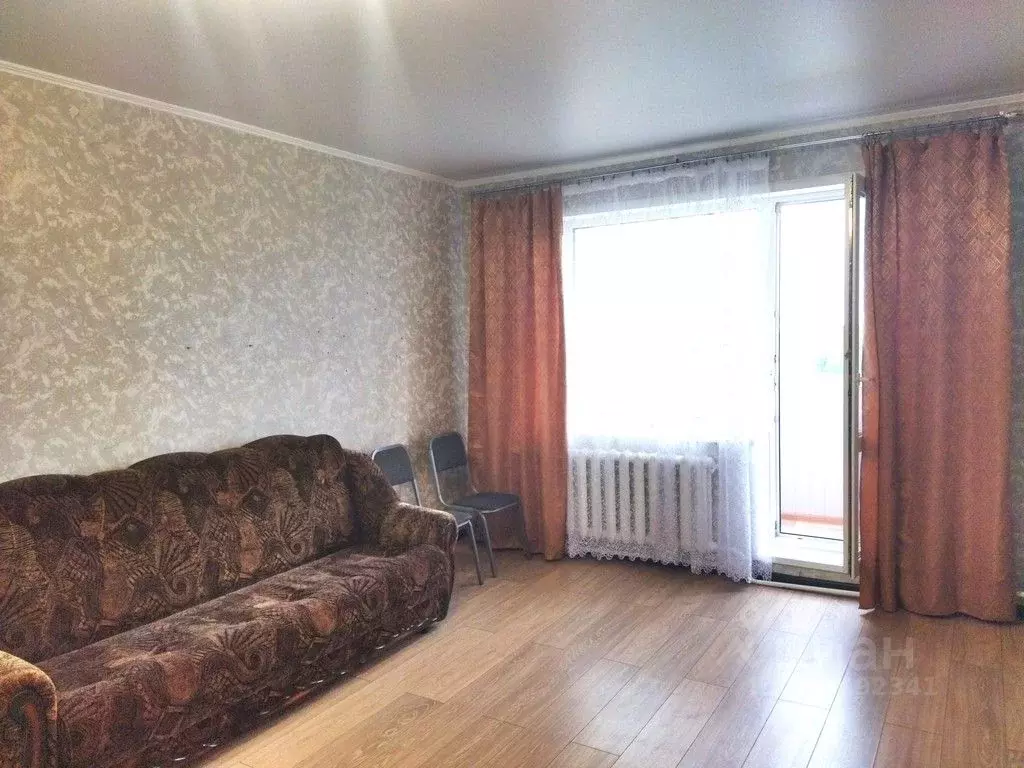 1-к кв. Омская область, Омск просп. Комарова, 5 (37.0 м) - Фото 0