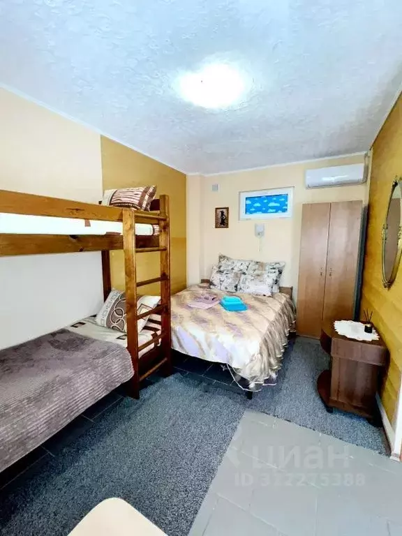 Комната Крым, Черноморское пгт ул. Цветочная, 22 - Фото 1