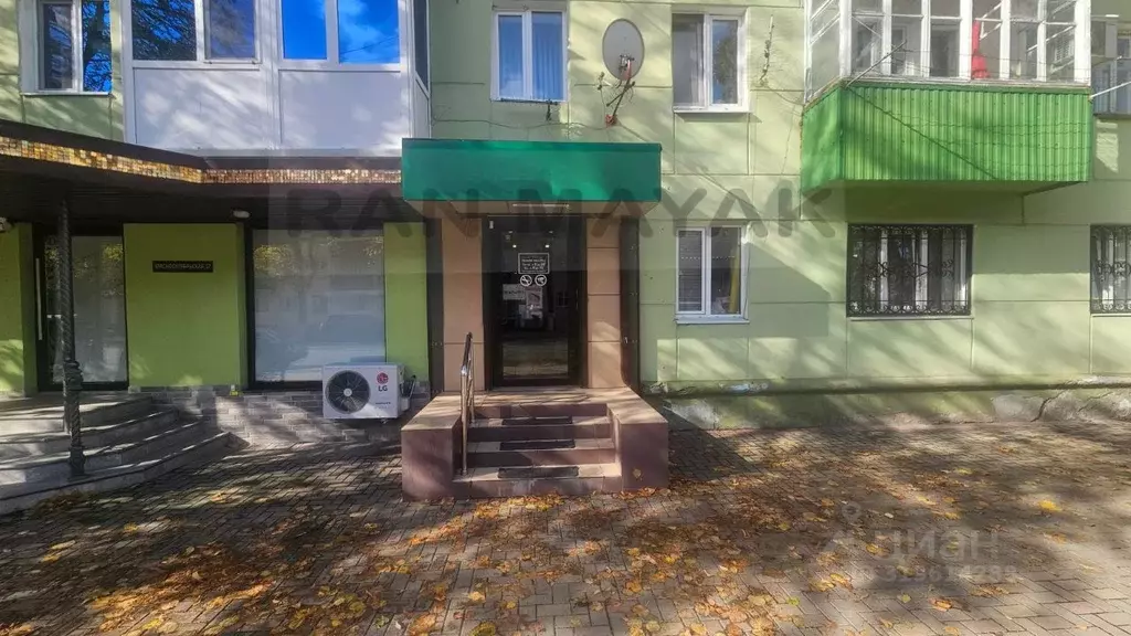 Торговая площадь в Адыгея, Майкоп Краснооктябрьская ул., 57 (58 м) - Фото 0