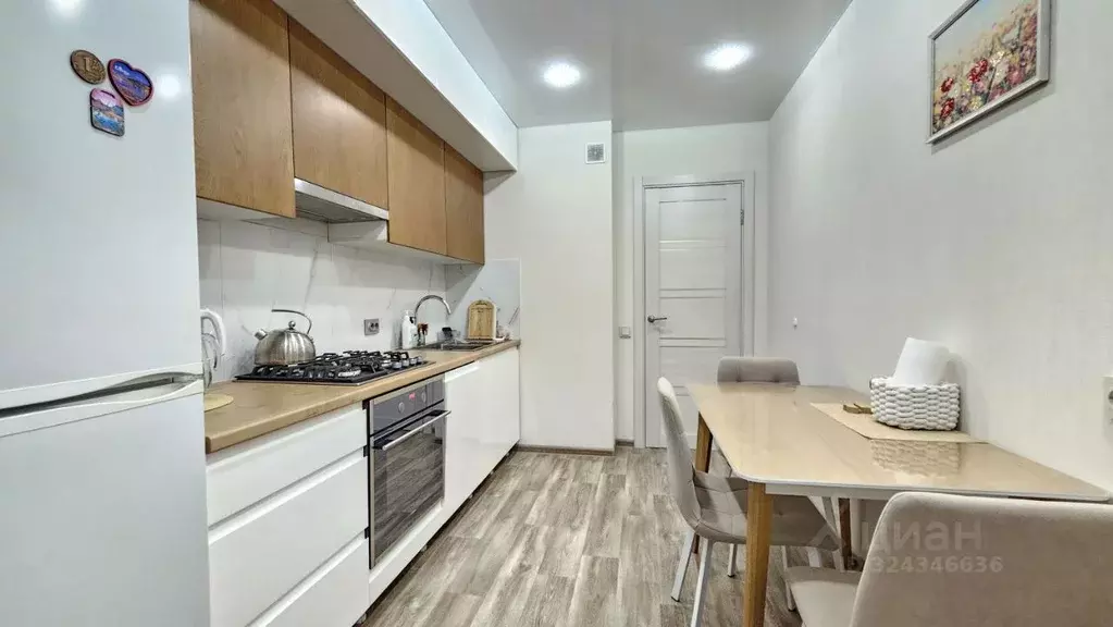 2-к кв. Чувашия, Чебоксары Ярмарочная ул., 17 (63.5 м) - Фото 2