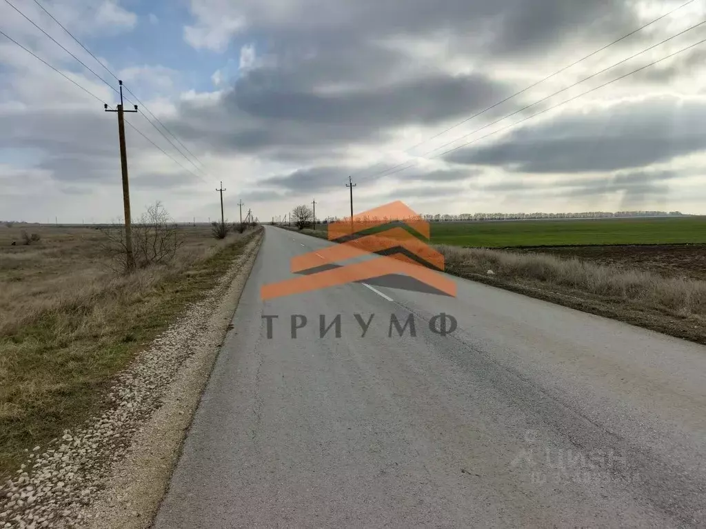 Участок в Крым, Ленинский район, Семисотское с/пос, с. Каменское  (8.0 ... - Фото 1