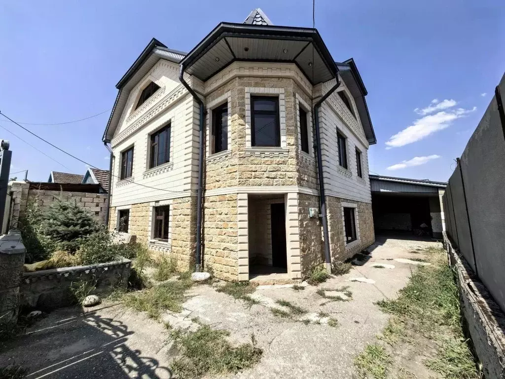 Дом в Кабардино-Балкария, Нарткала Урванский район, ул. Калинина, 37А ... - Фото 1