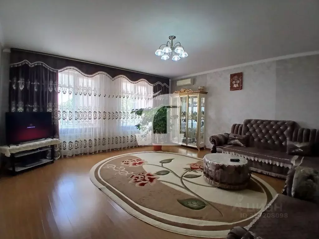 Дом в Краснодарский край, Краснодар ул. Аграрная, 10 (320 м) - Фото 1
