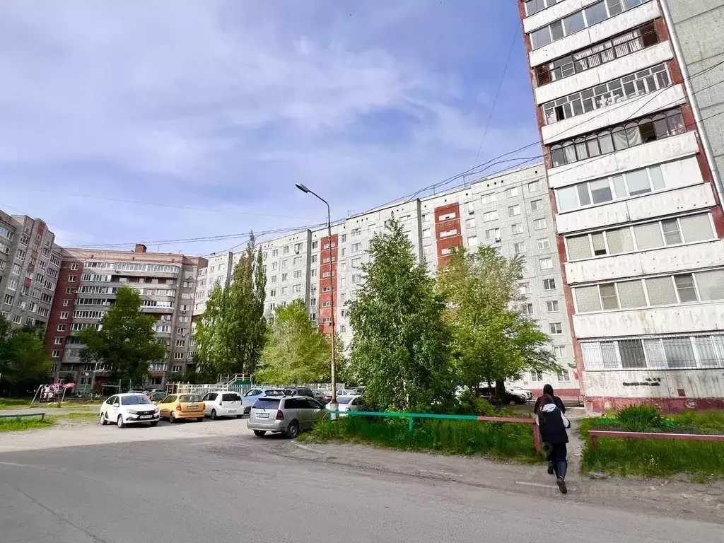 3-к кв. Омская область, Омск Заозерный мкр, ул. Лаптева, 4 (63.0 м) - Фото 0