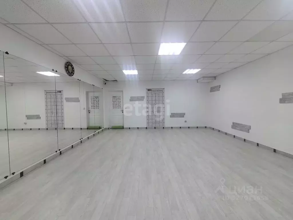 Офис в Камчатский край, Петропавловск-Камчатский ул. Савченко, 24к3 ... - Фото 1