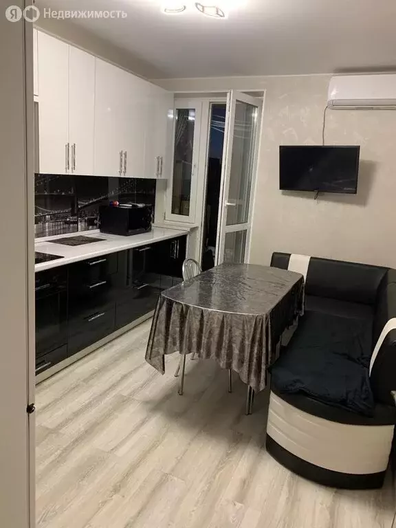 2-комнатная квартира: посёлок городского типа Андреевка, ... - Фото 2