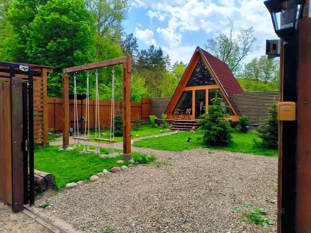 Дом в Адыгея, Майкопский район, пос. Каменномостский ул. Гагарина, 32Г ... - Фото 1