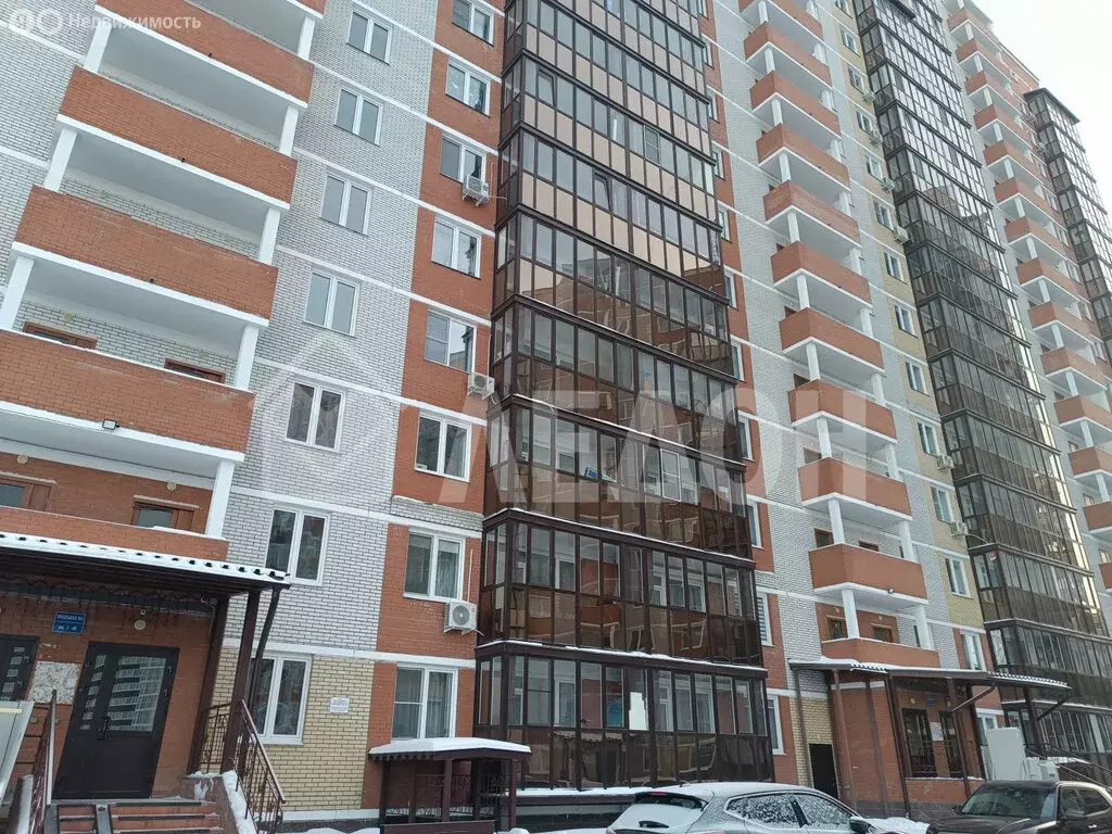 2-комнатная квартира: Омск, улица Б.Г. Шаронова, 21 (63.2 м) - Фото 1