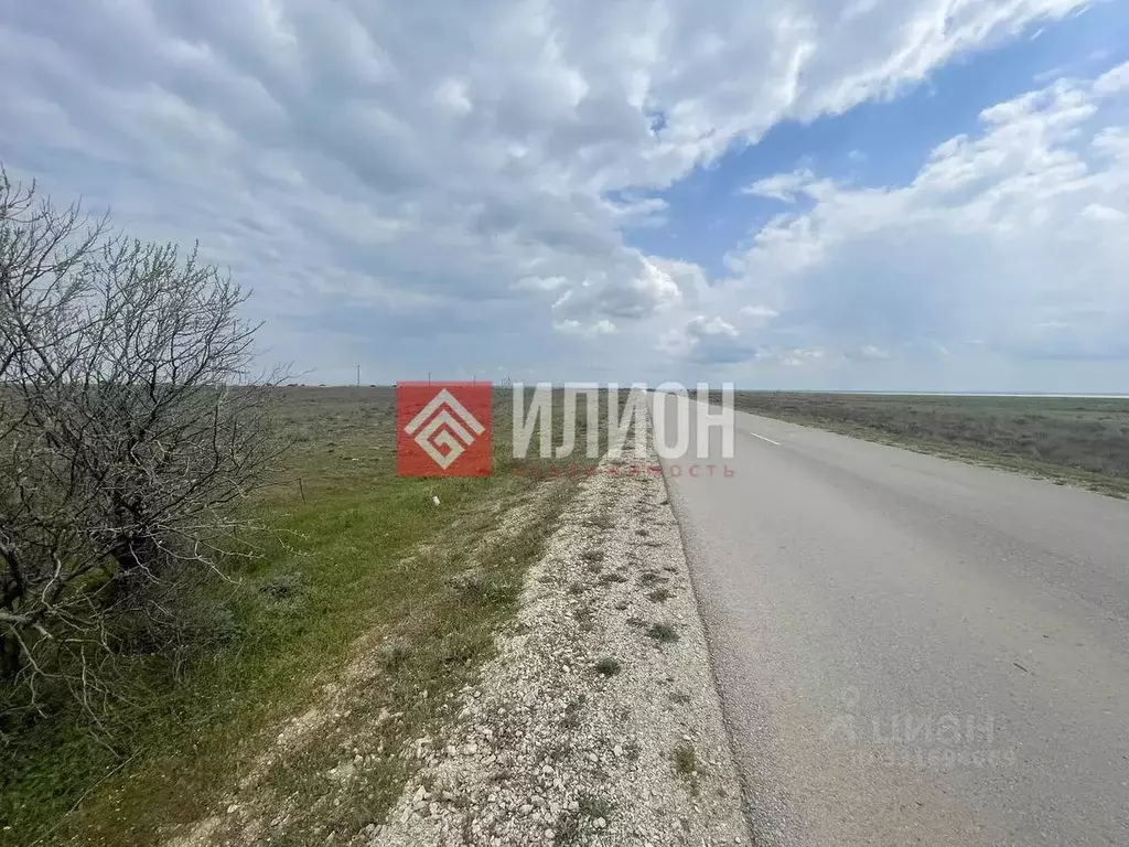 Участок в Крым, Ленинский район, Семисотское с/пос, с. Соляное  (6.0 ... - Фото 2