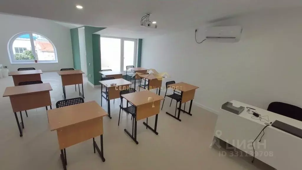 Торговая площадь в Крым, Евпатория просп. Победы, 59 (47 м) - Фото 2