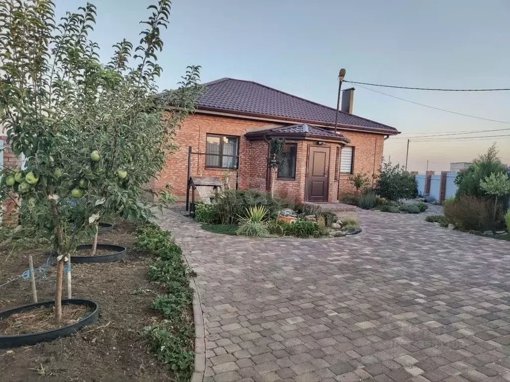 Дом в Ростовская область, Мясниковский район, с. Чалтырь Лазоревая ул. ... - Фото 1