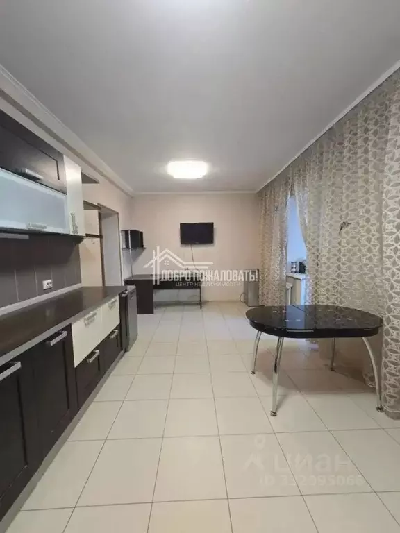 3-к кв. Хакасия, Абакан ул. Бограда, 118 (114.4 м) - Фото 1