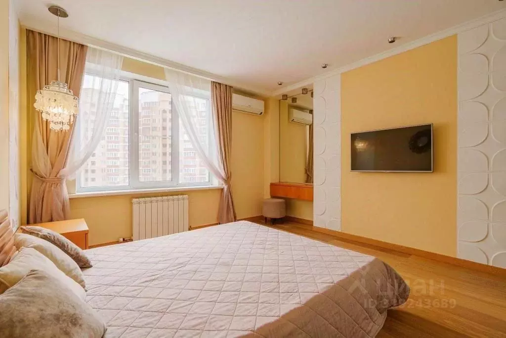 3-к кв. Свердловская область, Екатеринбург ул. Татищева, 49 (90.4 м) - Фото 1