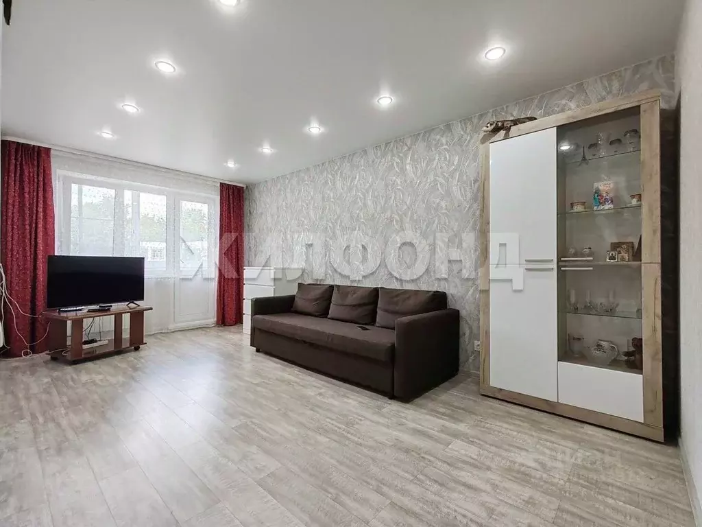 2-к кв. Новосибирская область, Новосибирск ул. Петухова, 124 (42.5 м) - Фото 0