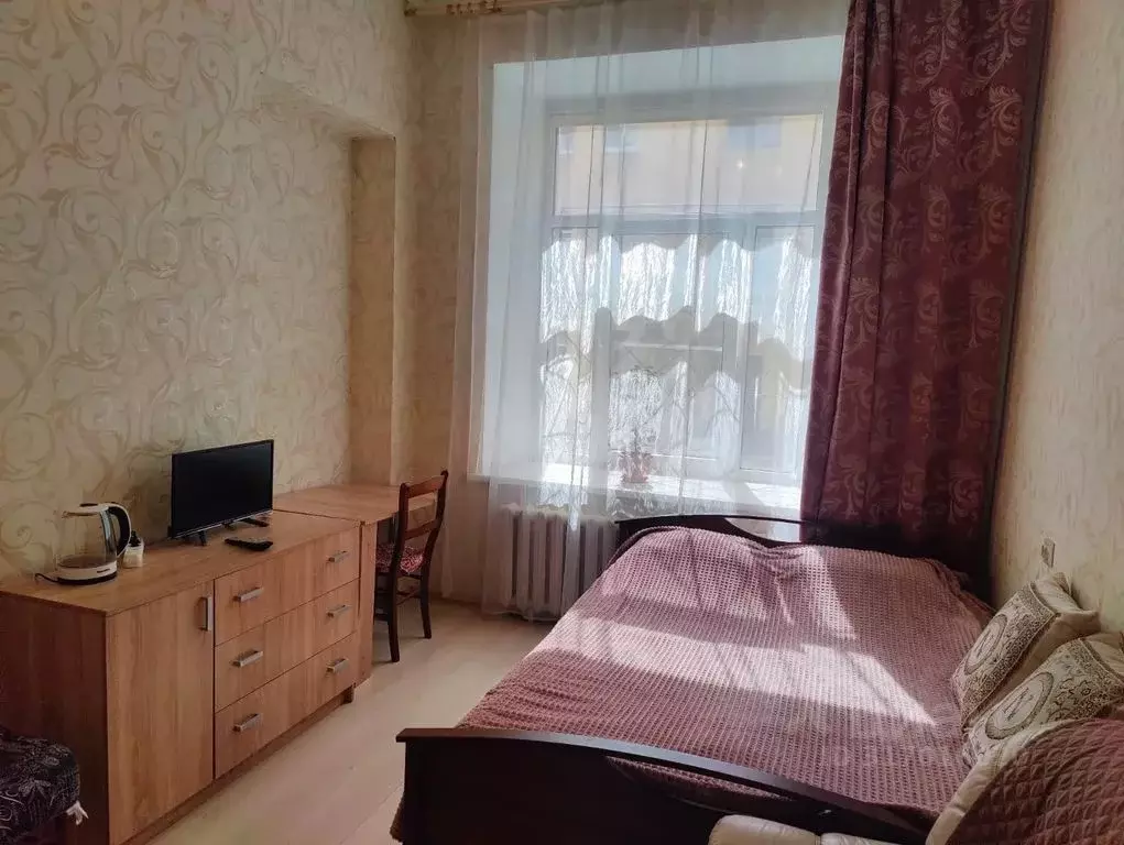 Комната Санкт-Петербург 8-я Васильевского острова линия, 45/34 - Фото 0