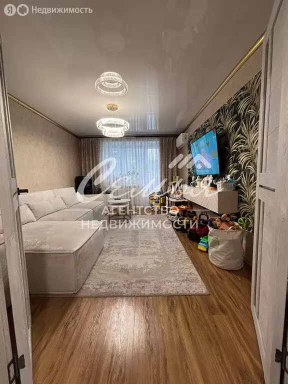 3-комнатная квартира: Заводоуковск, улица Декабристов, 23 (57.9 м) - Фото 1