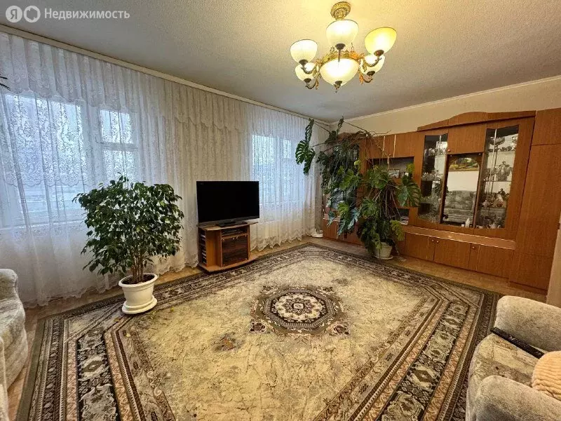 5-комнатная квартира: Нижнекамск, улица Чулман, 2 (119.6 м) - Фото 1