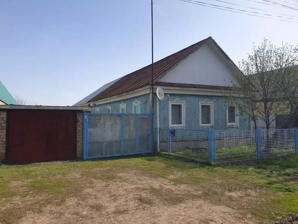 Дом в Оренбургская область, пос. Саракташ ул. Садовая, 7 (109 м) - Фото 0