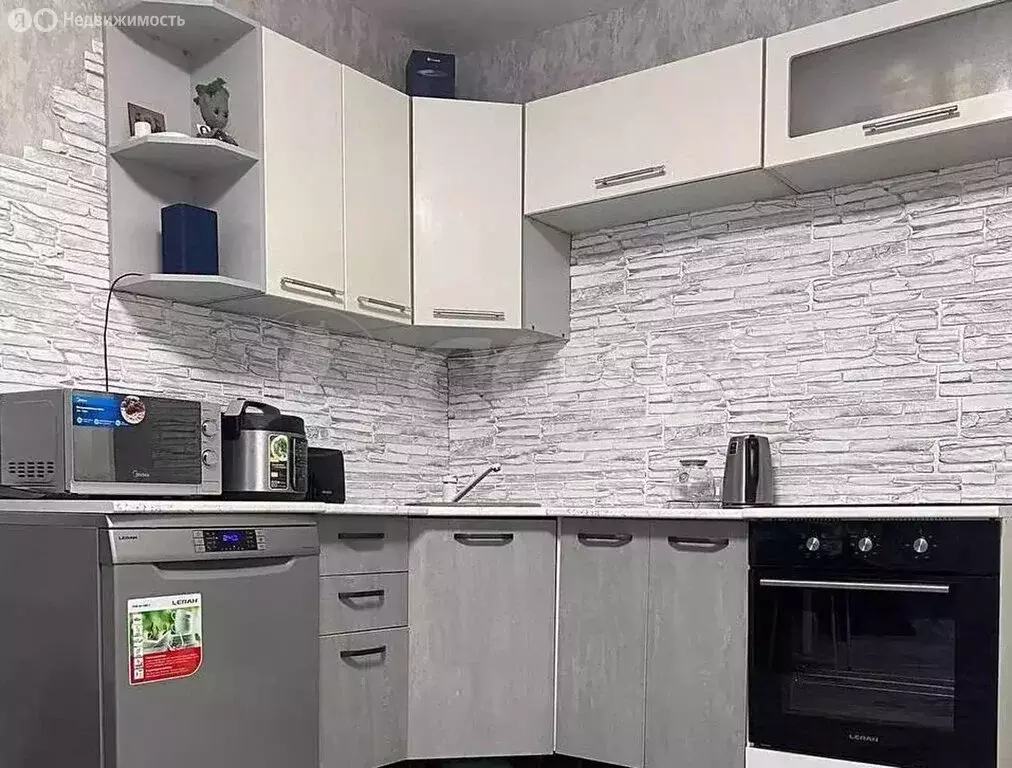 2-комнатная квартира: Тобольск, микрорайон 7А, 23Б (57 м) - Фото 1