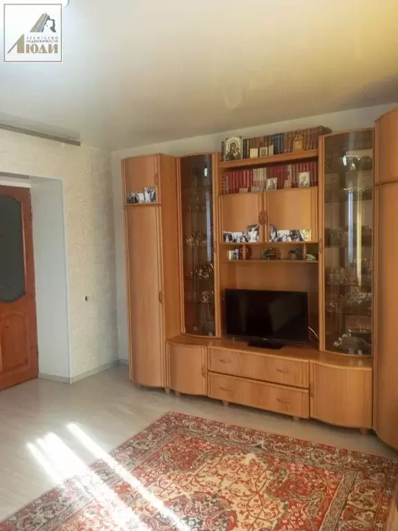 3-к кв. Новосибирская область, Новосибирск просп. Дзержинского, 14 ... - Фото 0