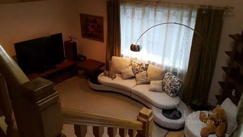 Дом в Сахалинская область, Южно-Сахалинск Чистоводная ул., 1А (260 м) - Фото 1