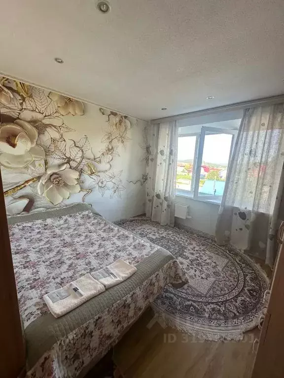 2-к кв. Челябинская область, Усть-Катав 3-й микрорайон тер., 5 (55.0 ... - Фото 0