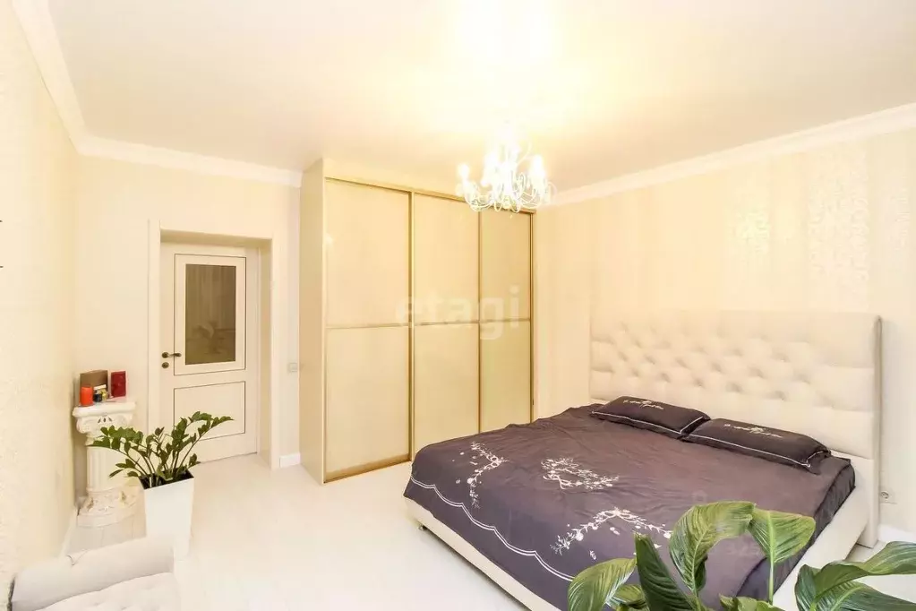 2-к кв. Тюменская область, Тюмень ул. Дружбы, 73к2 (83.9 м) - Фото 1